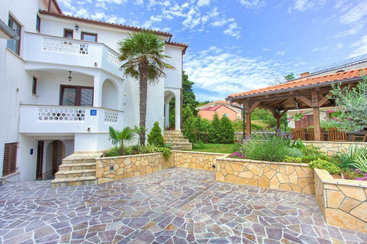 Apartments Stolfa Krk Town Exterior photo