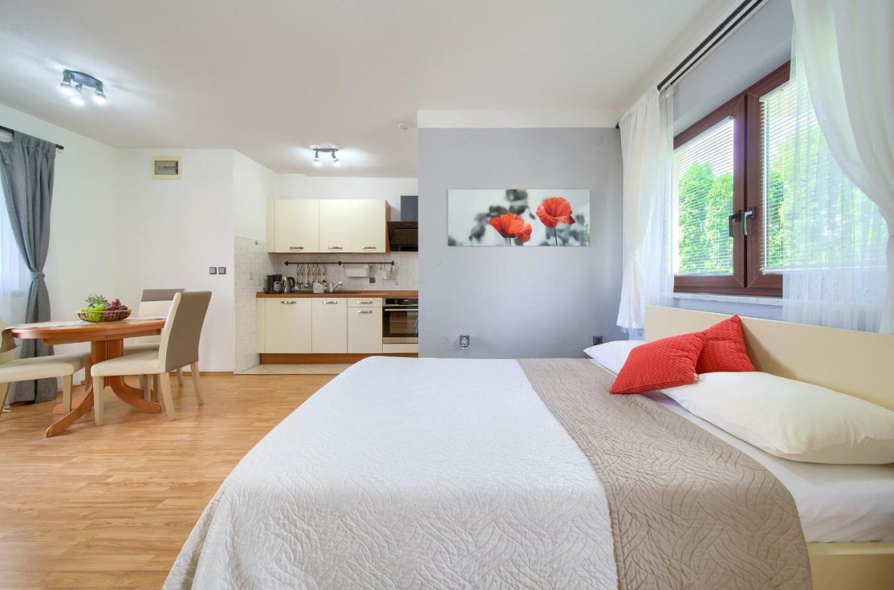 Apartments Stolfa Krk Town Exterior photo